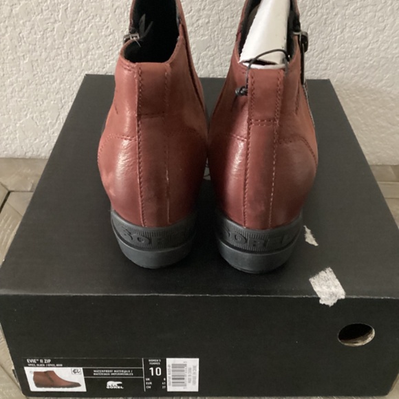 SOREL Evie II Zip Waterproof Ankle Boot (Women), size 10 - Picture 9 of 10
